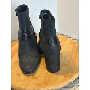 Vionic Suede Water Repellent  Boots Block Heel Buckle Detail Zip Closure W 7 124